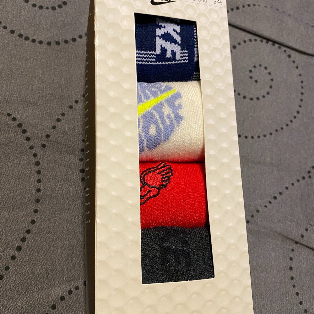 NIKE GOLF PACKAGED OF 4 CREW SOCKS SIZE 6-8 MEN NWT $60